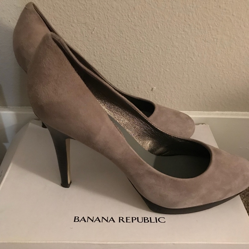 Banana Republic Martiza - ‘Smoke’ - Picture 2 of 3